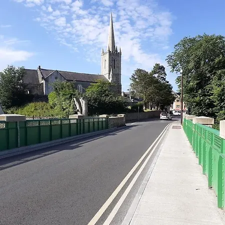 Tirchonaill Townhouse *